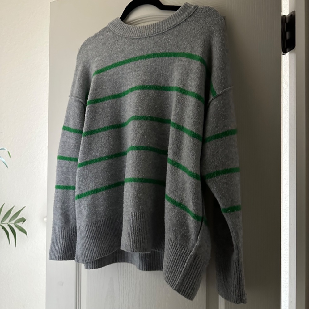 Aerie Oversized Heather Gray and Green Striped Sweater Size Medium